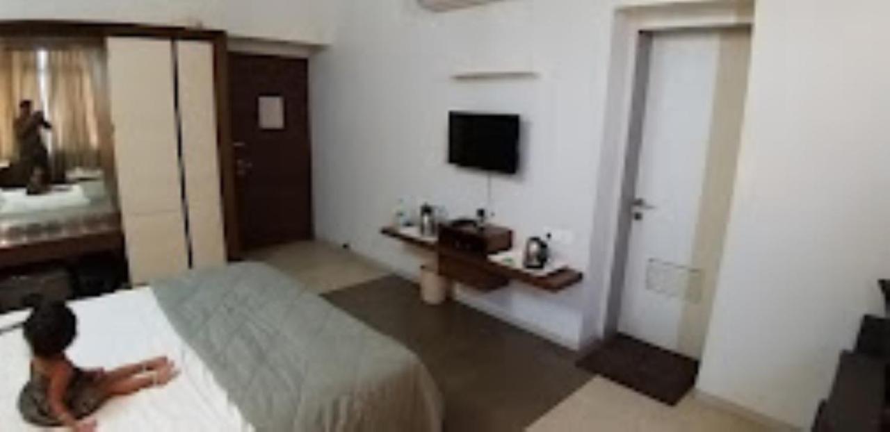 Hotel Maratha Residency,Ratnagiri Exterior photo