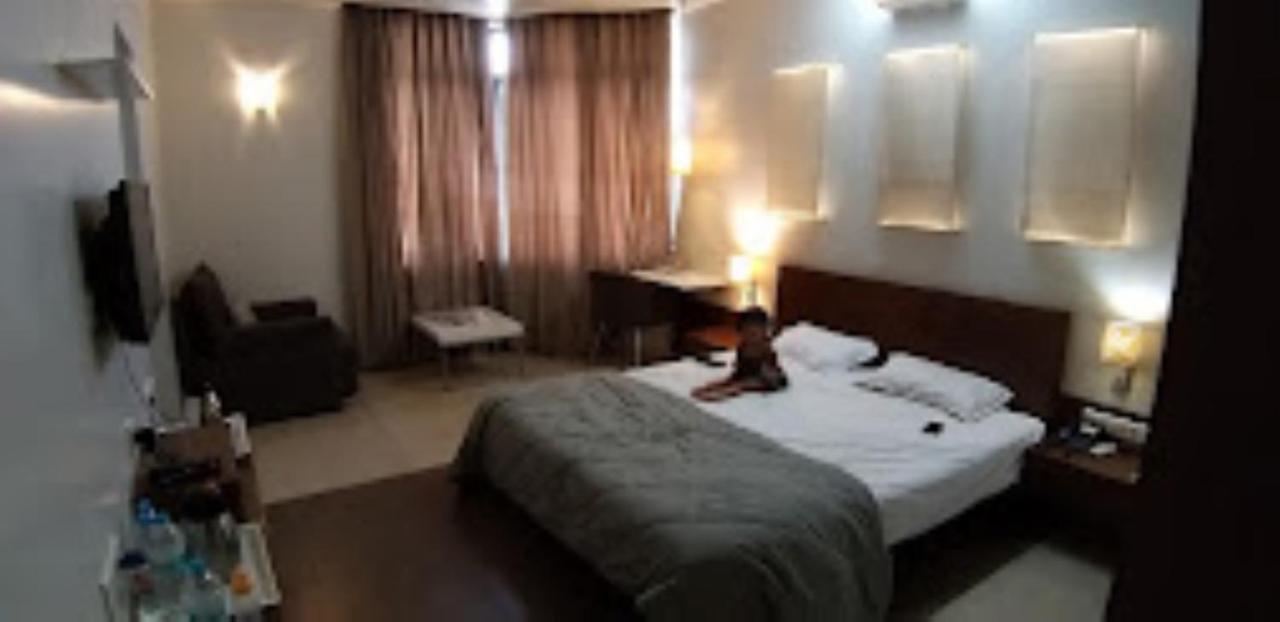Hotel Maratha Residency,Ratnagiri Exterior photo